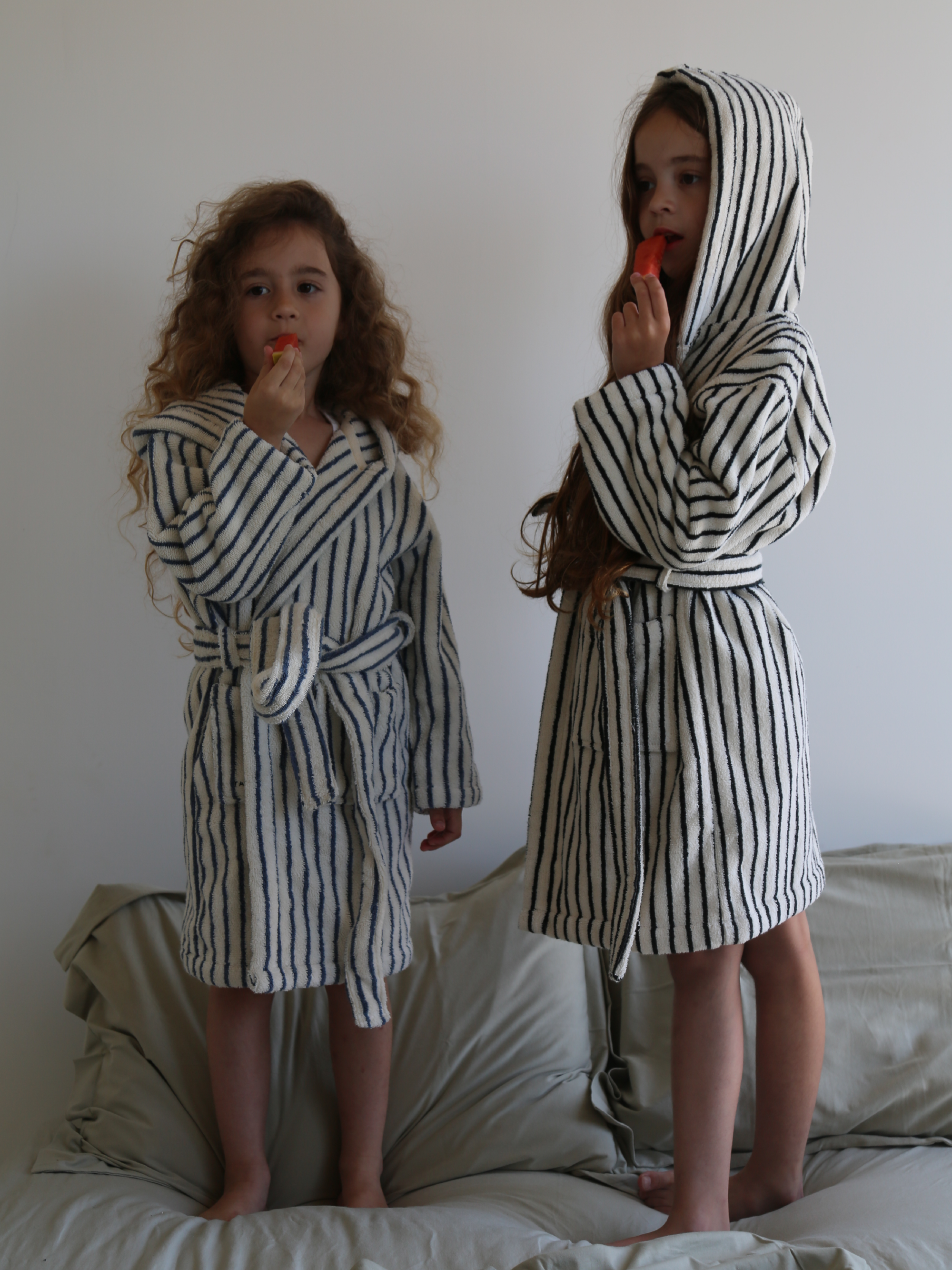 חלוק רחצה ילדים -שחור Stripes