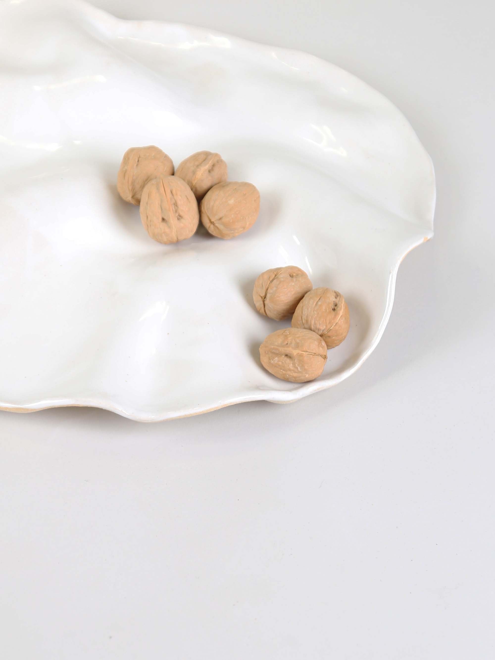 צלחת אירוח עגולה - לבן