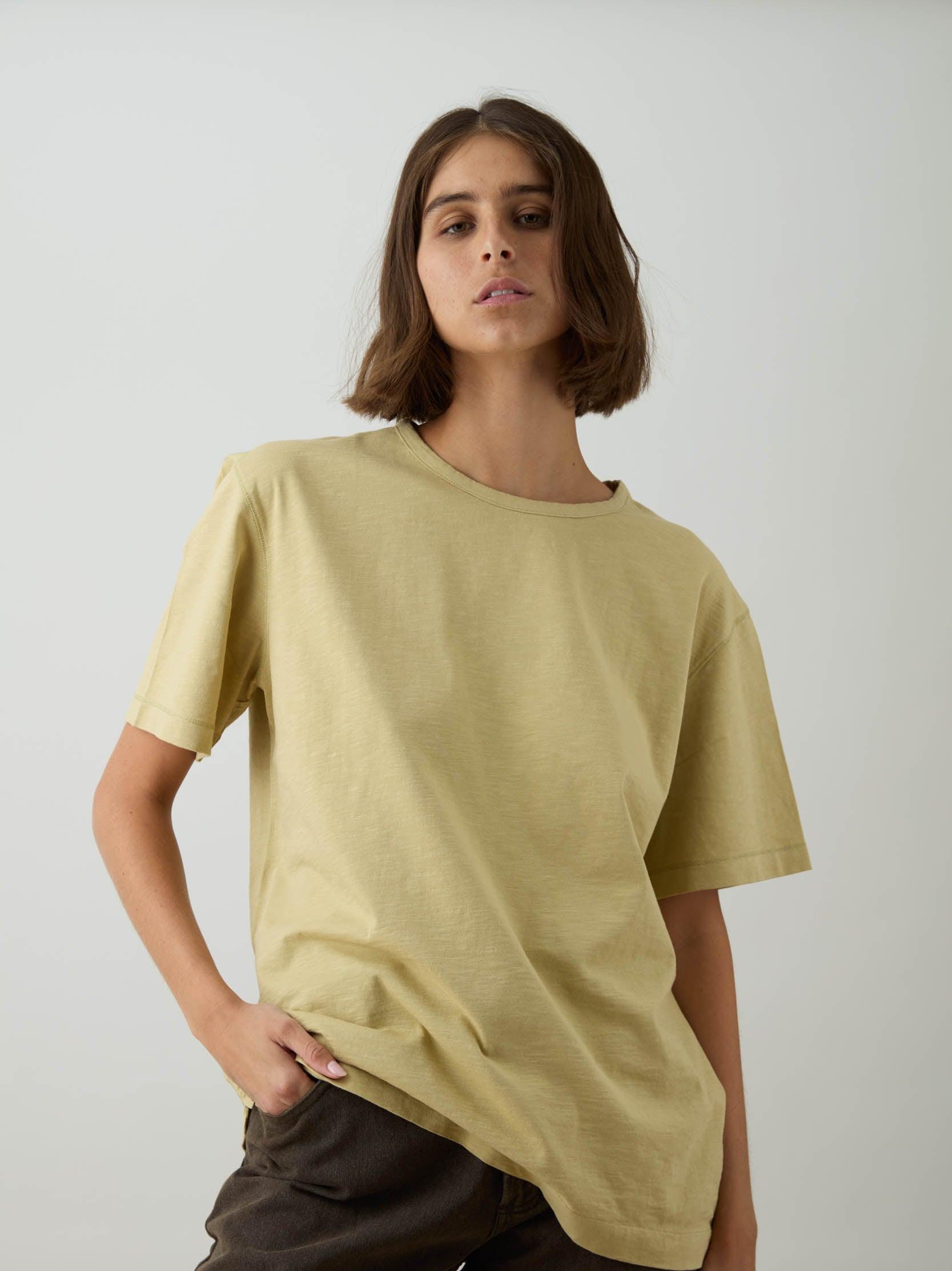 החולצה האורגנית יוניסקס - גולדי