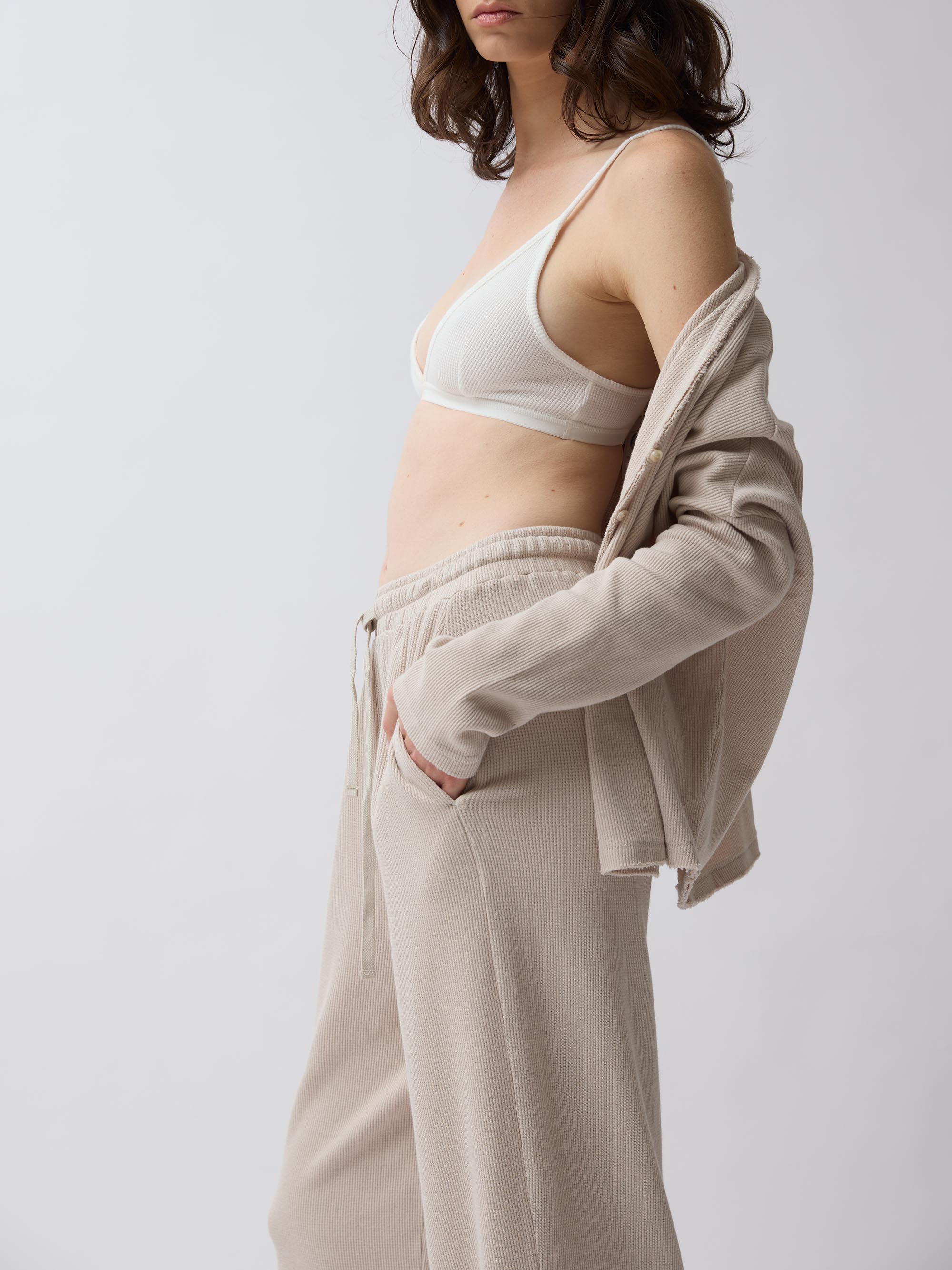 חולצת קרופ כפתורים JACQUARD - אבן