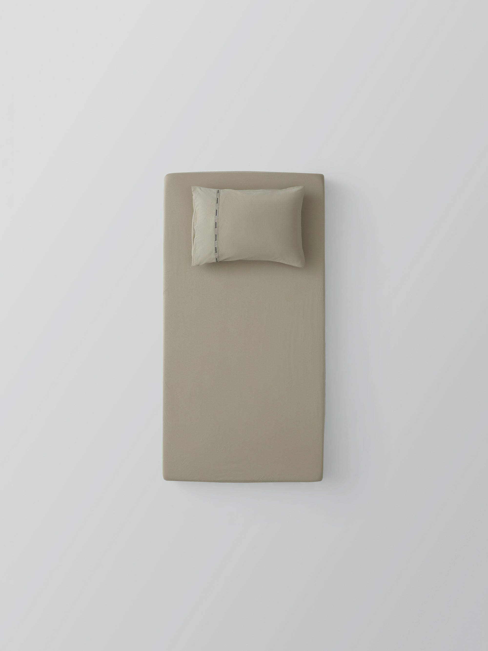 מצעים למיטת מעבר ותינוק BASIC - פיסטוק