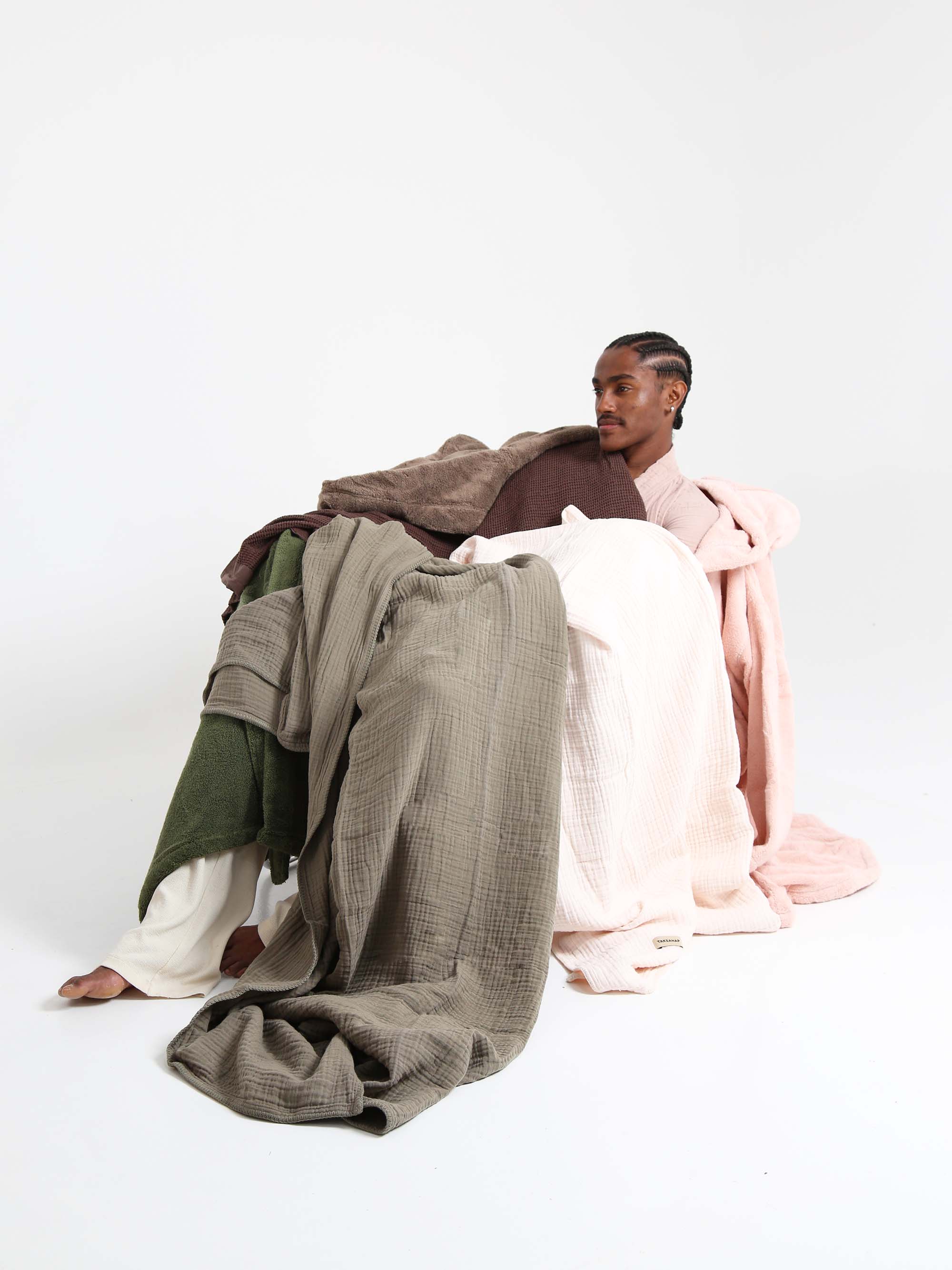 כיסוי מיטה/שמיכה רקום DREAM - זית