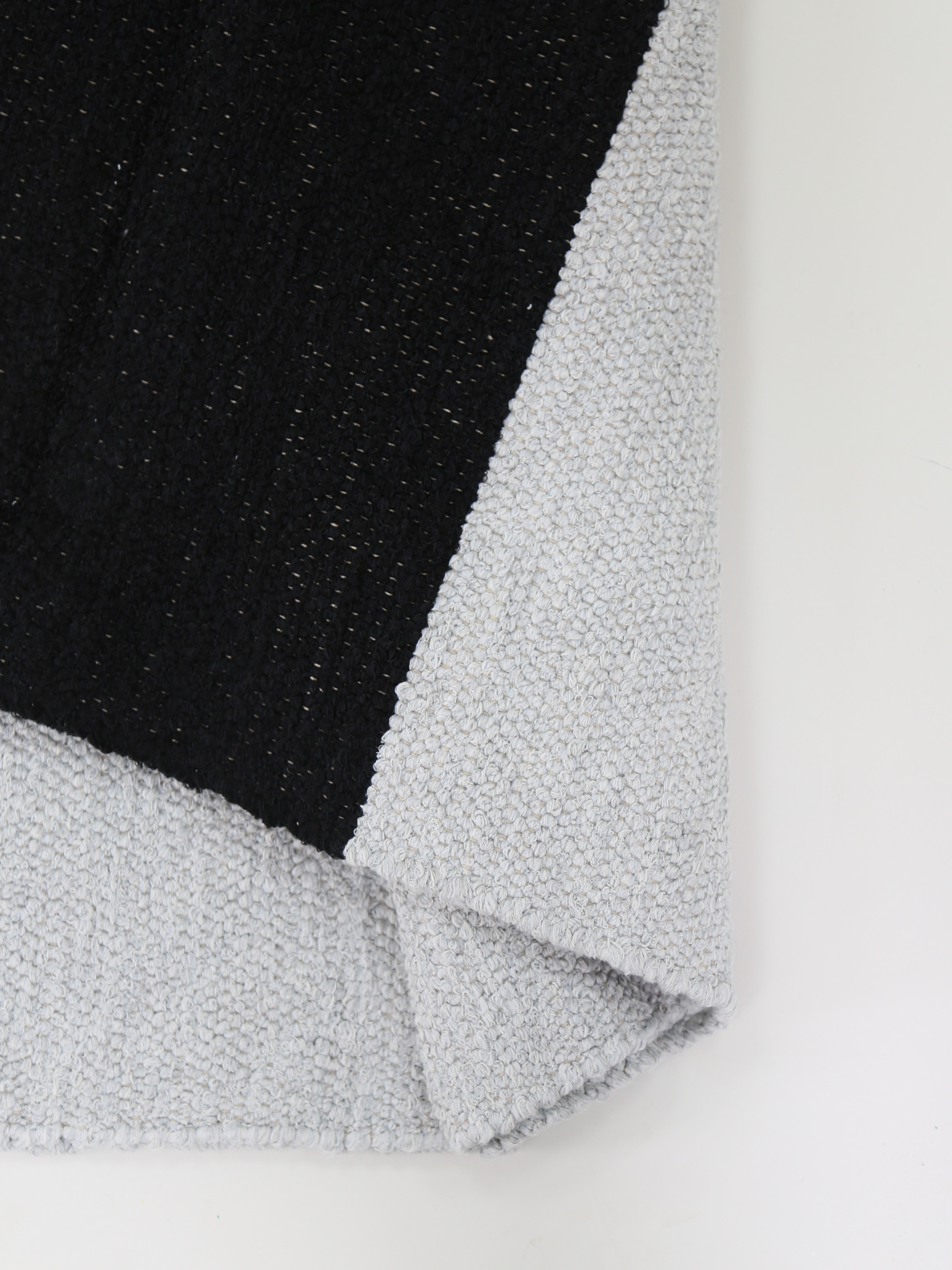 שטיח Color Block גדול - אפור שחור