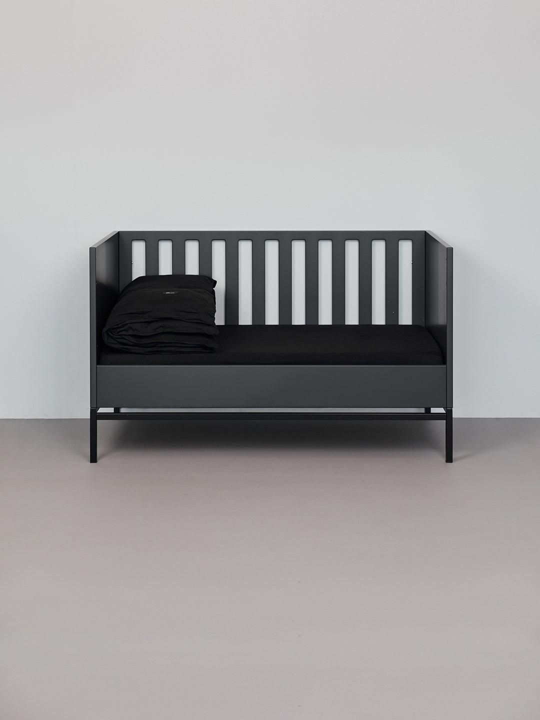 מצעים למיטת מעבר ותינוק BASIC - שחור