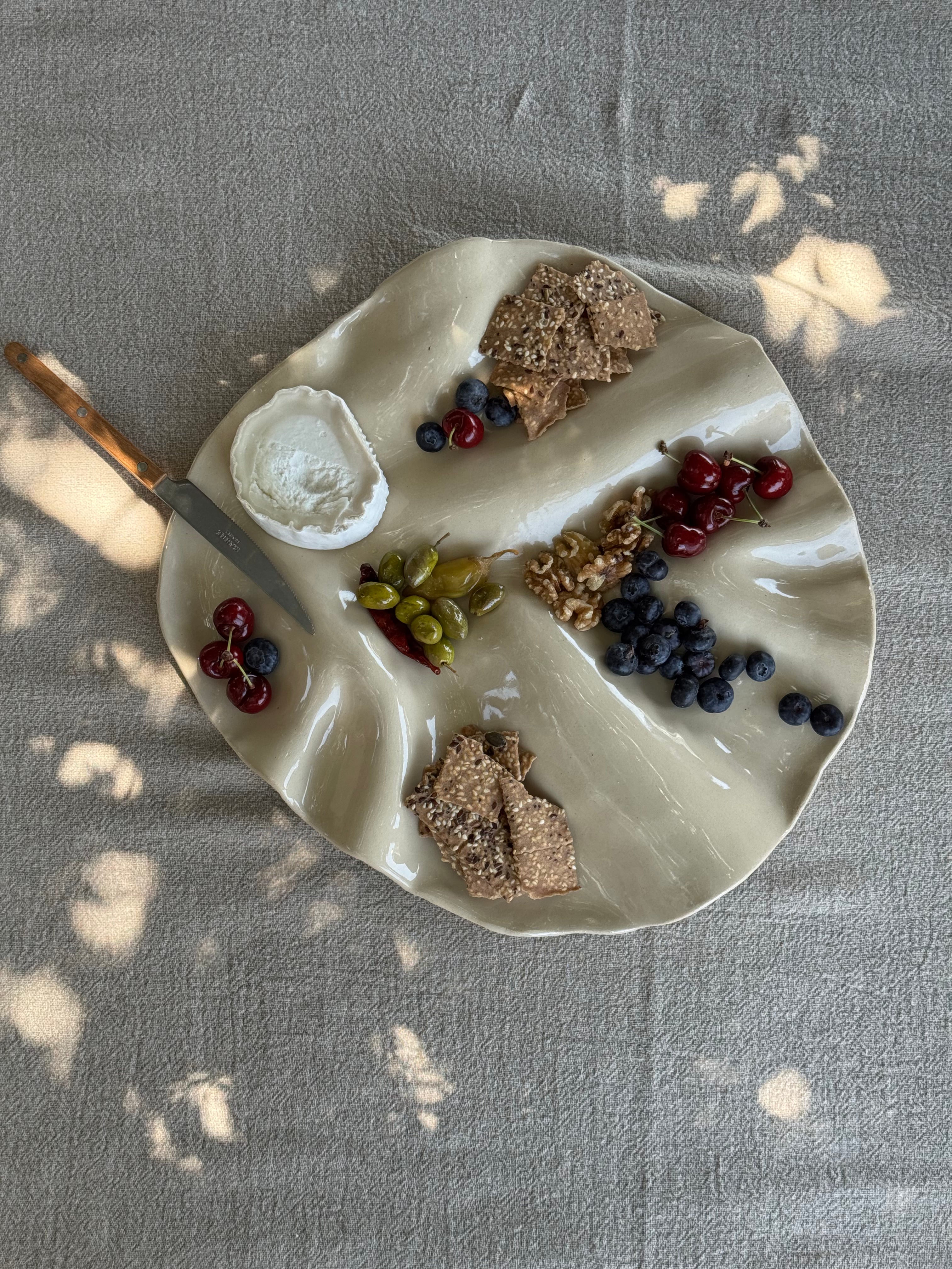 צלחת אירוח עגולה - אבן