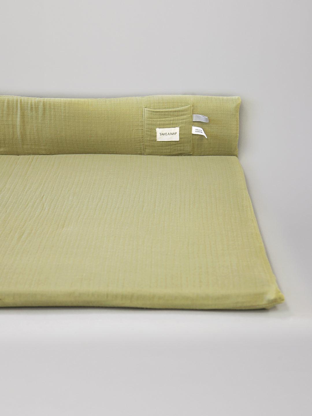 כיסוי למשטח החתלה בצבע ערווה עם מזרון