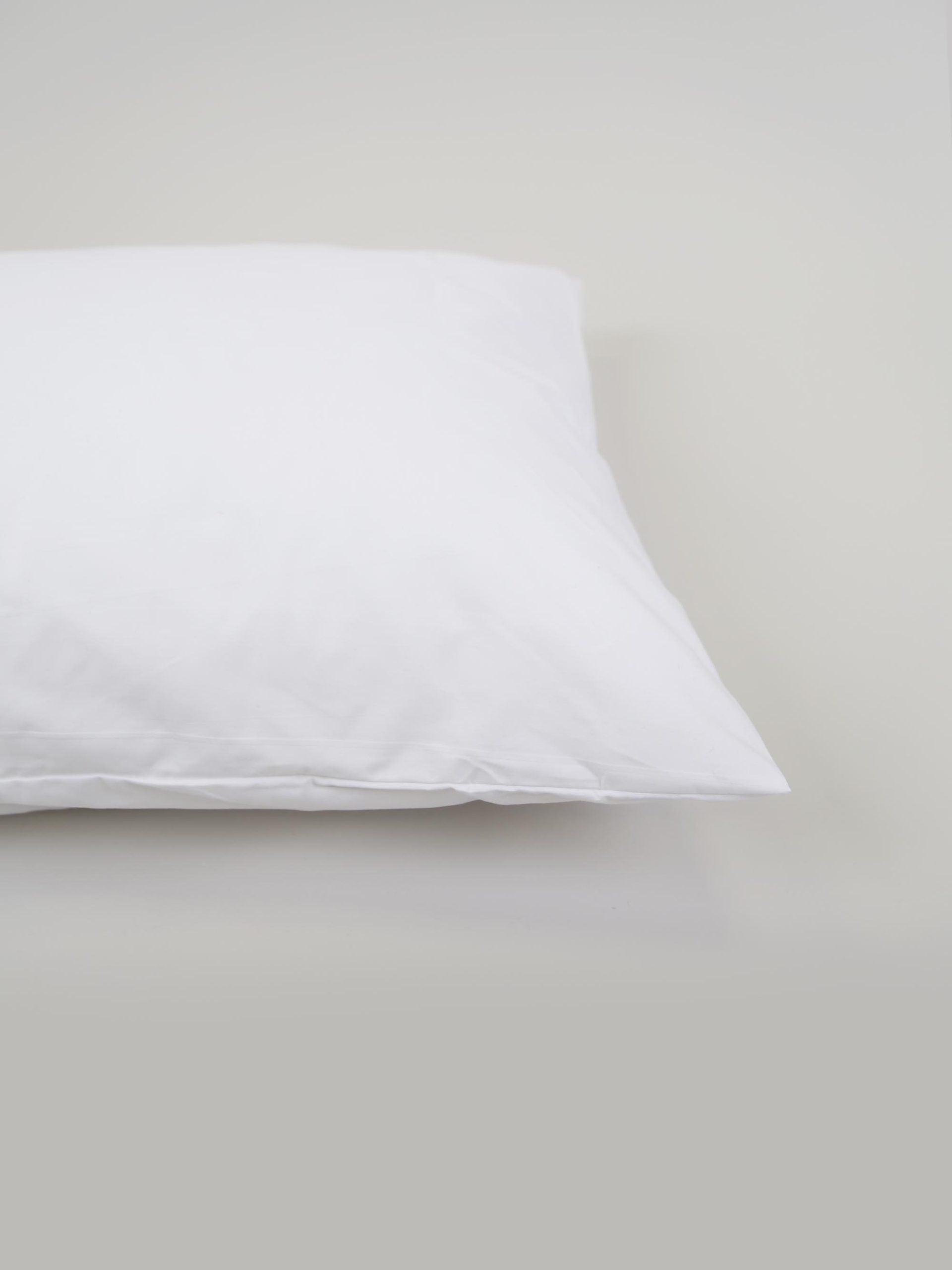 ציפית לכרית פרקל Classic על רקע אפור