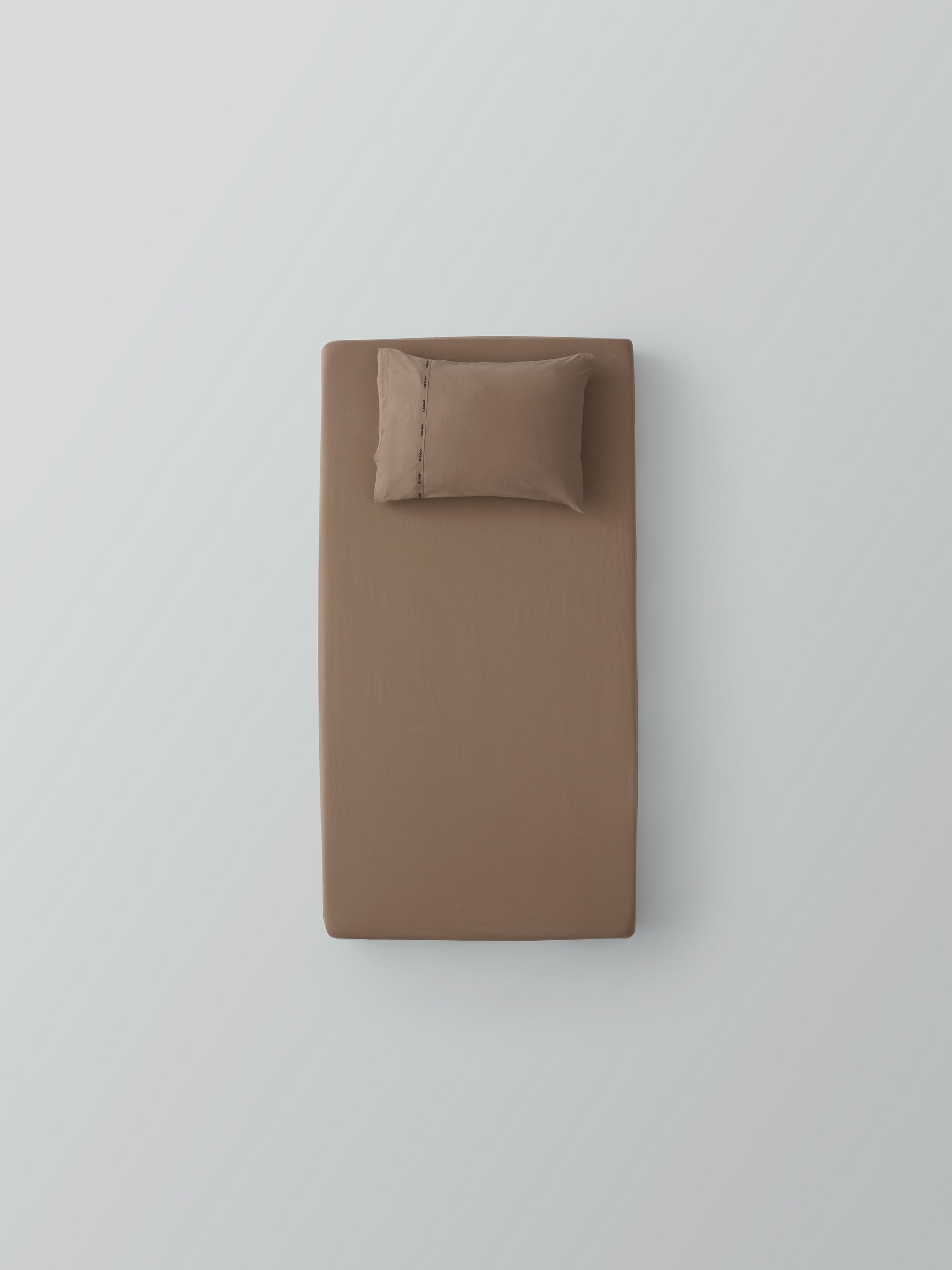 מצעים למיטת מעבר ותינוק BASIC - מוקה