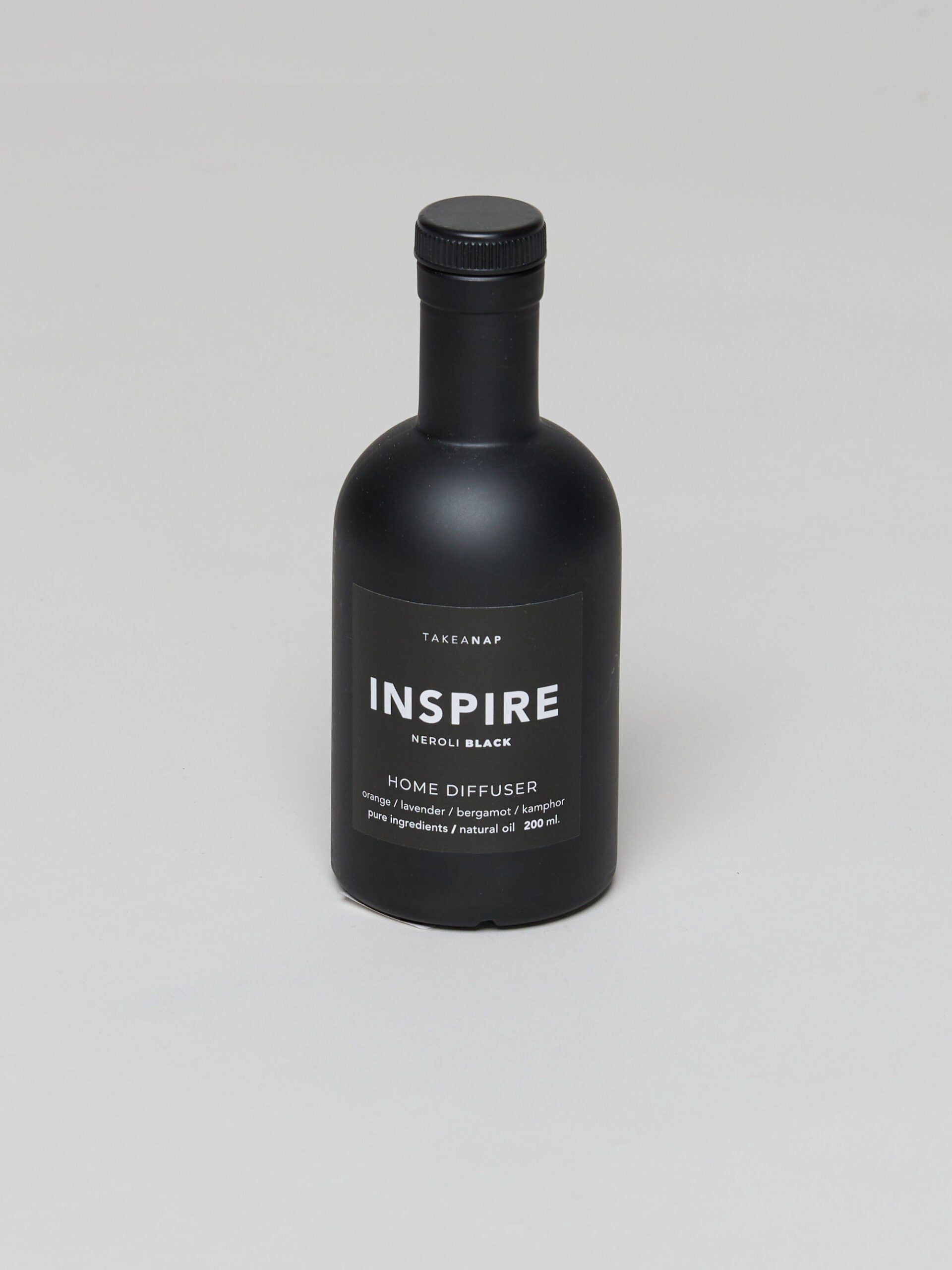 דיפיוזר קטן 200 מ"ל בבקבוק שחור עם הכיתוב INSPIRE 